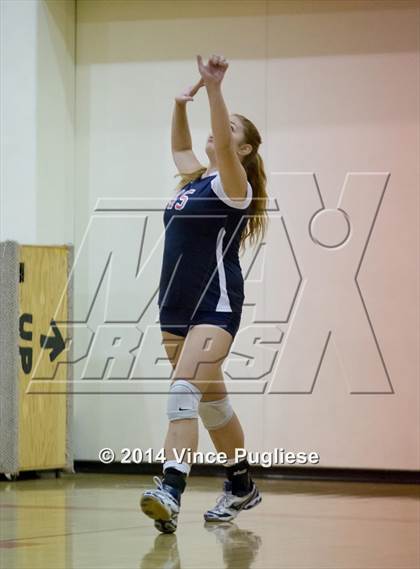 Thumbnail 1 in La Salle vs Flintridge Sacred Heart photogallery.