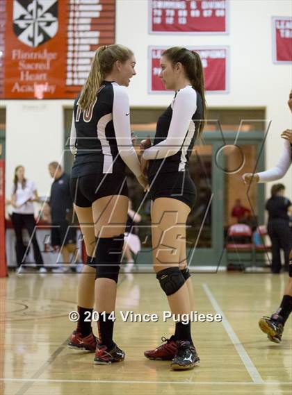 Thumbnail 1 in La Salle vs Flintridge Sacred Heart photogallery.
