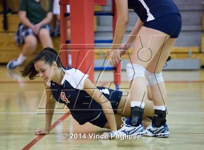 Thumbnail 3 in La Salle vs Flintridge Sacred Heart photogallery.