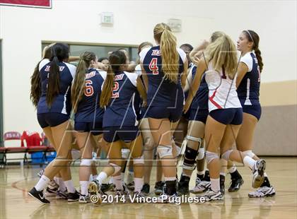 Thumbnail 1 in La Salle vs Flintridge Sacred Heart photogallery.