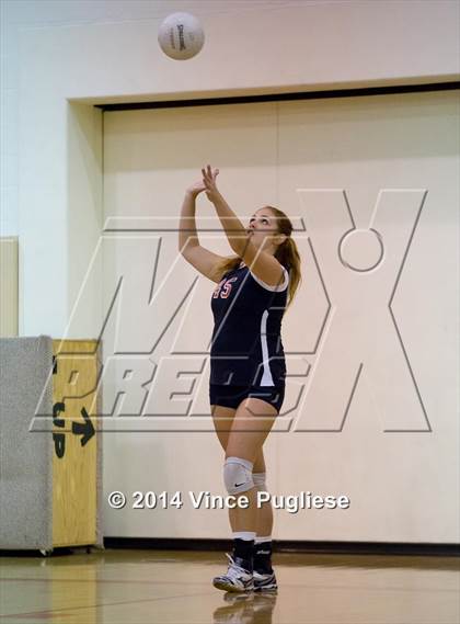 Thumbnail 3 in La Salle vs Flintridge Sacred Heart photogallery.