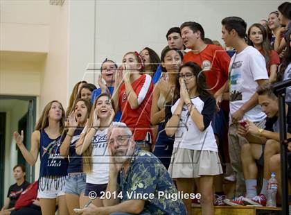 Thumbnail 2 in La Salle vs Flintridge Sacred Heart photogallery.