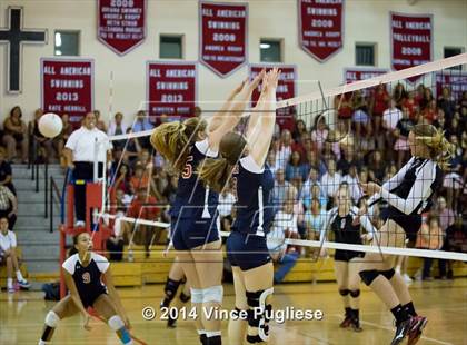 Thumbnail 3 in La Salle vs Flintridge Sacred Heart photogallery.