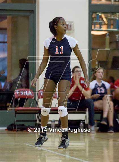 Thumbnail 1 in La Salle vs Flintridge Sacred Heart photogallery.