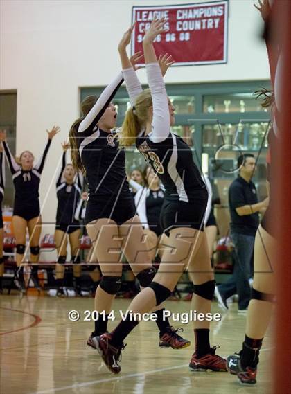 Thumbnail 1 in La Salle vs Flintridge Sacred Heart photogallery.