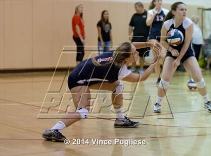 Thumbnail 2 in La Salle vs Flintridge Sacred Heart photogallery.