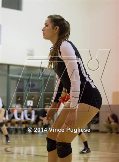 Thumbnail 3 in La Salle vs Flintridge Sacred Heart photogallery.