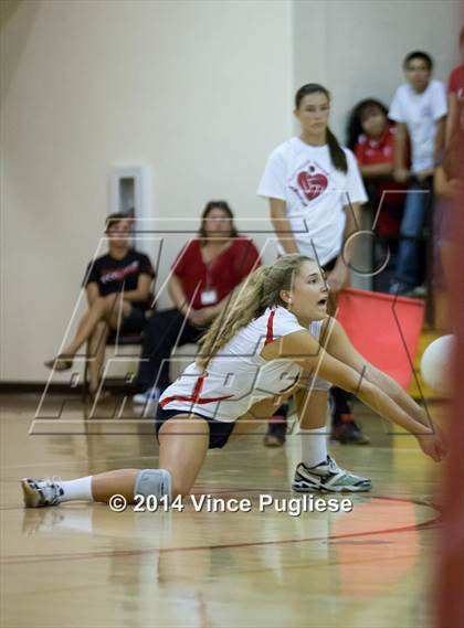 Thumbnail 1 in La Salle vs Flintridge Sacred Heart photogallery.