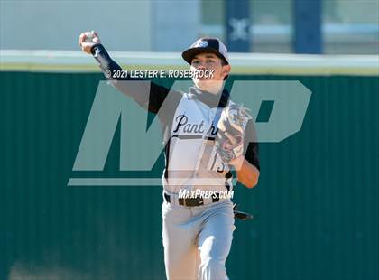 Thumbnail 2 in Laredo United South vs Harlan (UIL 6A Bi-District Playoff) photogallery.