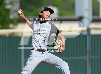 Thumbnail 3 in Laredo United South vs Harlan (UIL 6A Bi-District Playoff) photogallery.