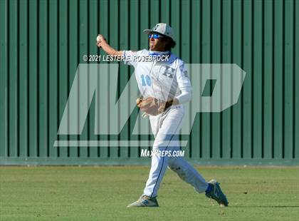 Thumbnail 2 in Laredo United South vs Harlan (UIL 6A Bi-District Playoff) photogallery.