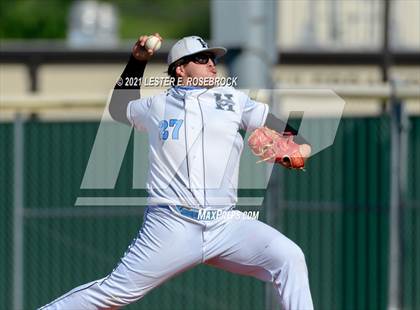 Thumbnail 3 in Laredo United South vs Harlan (UIL 6A Bi-District Playoff) photogallery.