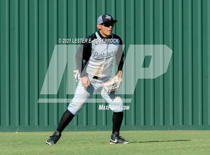 Thumbnail 2 in Laredo United South vs Harlan (UIL 6A Bi-District Playoff) photogallery.
