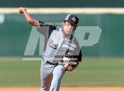 Thumbnail 3 in Laredo United South vs Harlan (UIL 6A Bi-District Playoff) photogallery.