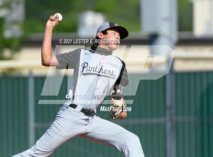 Thumbnail 2 in Laredo United South vs Harlan (UIL 6A Bi-District Playoff) photogallery.