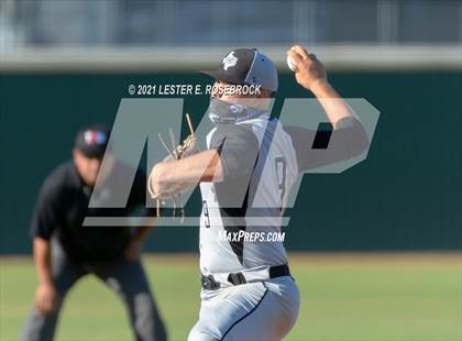 Thumbnail 3 in Laredo United South vs Harlan (UIL 6A Bi-District Playoff) photogallery.