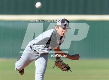 Thumbnail 2 in Laredo United South vs Harlan (UIL 6A Bi-District Playoff) photogallery.