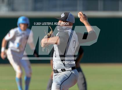 Thumbnail 2 in Laredo United South vs Harlan (UIL 6A Bi-District Playoff) photogallery.