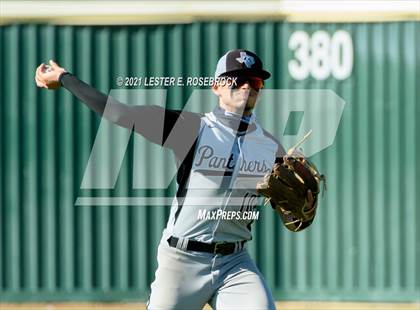 Thumbnail 3 in Laredo United South vs Harlan (UIL 6A Bi-District Playoff) photogallery.