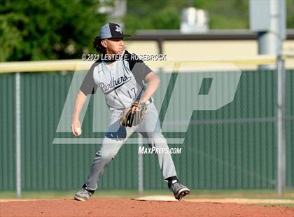 Thumbnail 2 in Laredo United South vs Harlan (UIL 6A Bi-District Playoff) photogallery.