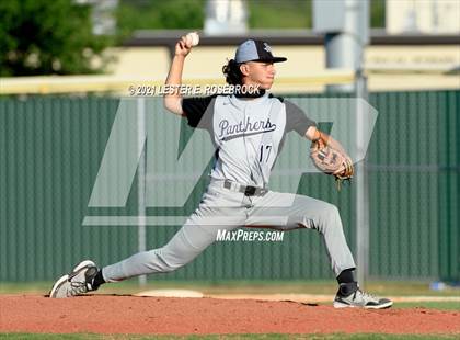 Thumbnail 2 in Laredo United South vs Harlan (UIL 6A Bi-District Playoff) photogallery.