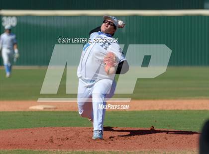 Thumbnail 3 in Laredo United South vs Harlan (UIL 6A Bi-District Playoff) photogallery.
