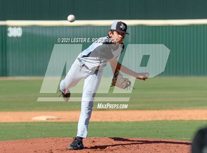 Thumbnail 2 in Laredo United South vs Harlan (UIL 6A Bi-District Playoff) photogallery.