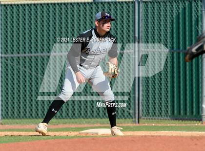 Thumbnail 2 in Laredo United South vs Harlan (UIL 6A Bi-District Playoff) photogallery.