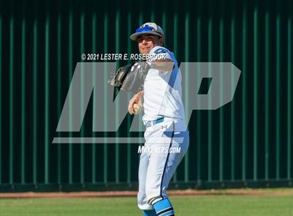 Thumbnail 3 in Laredo United South vs Harlan (UIL 6A Bi-District Playoff) photogallery.