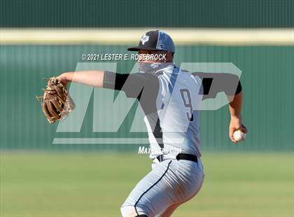 Thumbnail 3 in Laredo United South vs Harlan (UIL 6A Bi-District Playoff) photogallery.