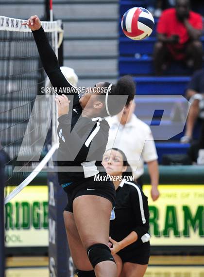 Thumbnail 2 in Paetow vs. Mayde Creek (KISD/CFISD Junior Varsity Tournament) photogallery.