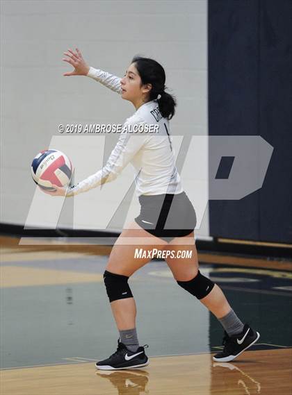 Thumbnail 2 in Paetow vs. Mayde Creek (KISD/CFISD Junior Varsity Tournament) photogallery.