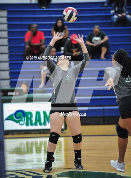 Thumbnail 2 in Paetow vs. Mayde Creek (KISD/CFISD Junior Varsity Tournament) photogallery.