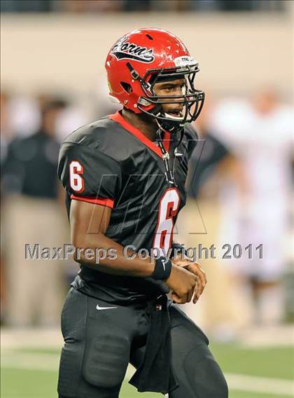 Thumbnail 1 in Cedar Hill vs. Guyer (Kirk Herbstreit National Kickoff Classic) photogallery.