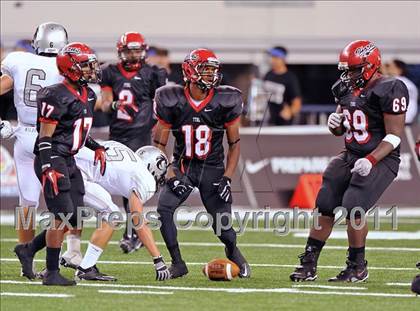 Thumbnail 3 in Cedar Hill vs. Guyer (Kirk Herbstreit National Kickoff Classic) photogallery.