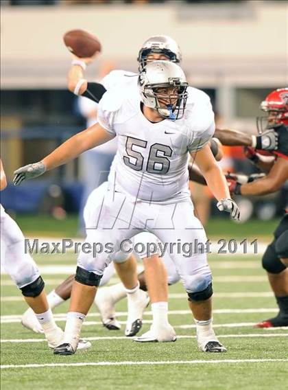 Thumbnail 2 in Cedar Hill vs. Guyer (Kirk Herbstreit National Kickoff Classic) photogallery.