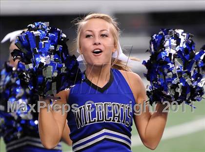 Thumbnail 1 in Cedar Hill vs. Guyer (Kirk Herbstreit National Kickoff Classic) photogallery.