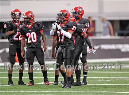 Thumbnail 2 in Cedar Hill vs. Guyer (Kirk Herbstreit National Kickoff Classic) photogallery.