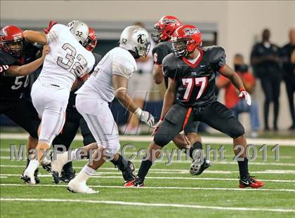 Thumbnail 1 in Cedar Hill vs. Guyer (Kirk Herbstreit National Kickoff Classic) photogallery.