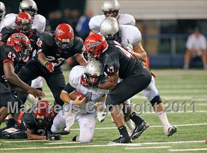 Thumbnail 1 in Cedar Hill vs. Guyer (Kirk Herbstreit National Kickoff Classic) photogallery.