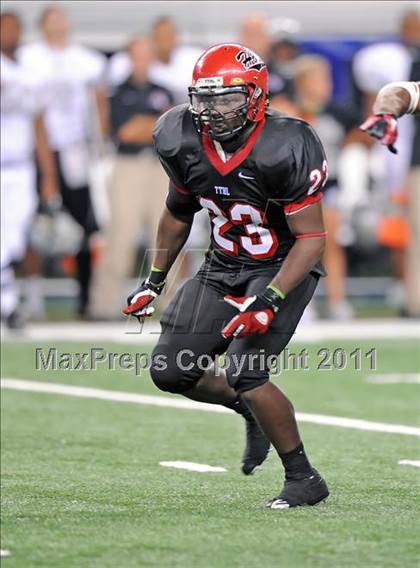 Thumbnail 2 in Cedar Hill vs. Guyer (Kirk Herbstreit National Kickoff Classic) photogallery.
