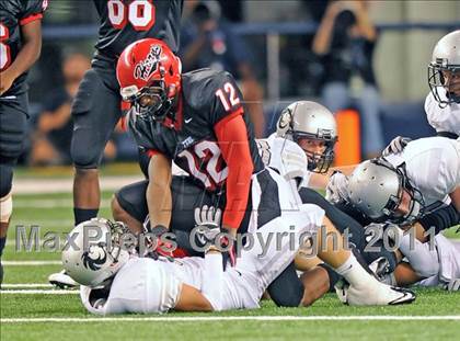 Thumbnail 3 in Cedar Hill vs. Guyer (Kirk Herbstreit National Kickoff Classic) photogallery.