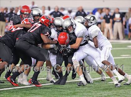 Thumbnail 1 in Cedar Hill vs. Guyer (Kirk Herbstreit National Kickoff Classic) photogallery.