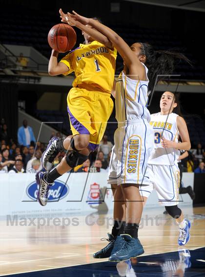 Thumbnail 2 in Lynwood vs. JW North (CIF SS D2AA Final) photogallery.
