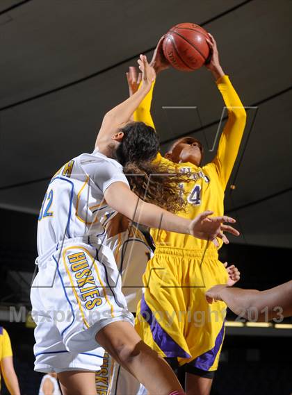 Thumbnail 2 in Lynwood vs. JW North (CIF SS D2AA Final) photogallery.