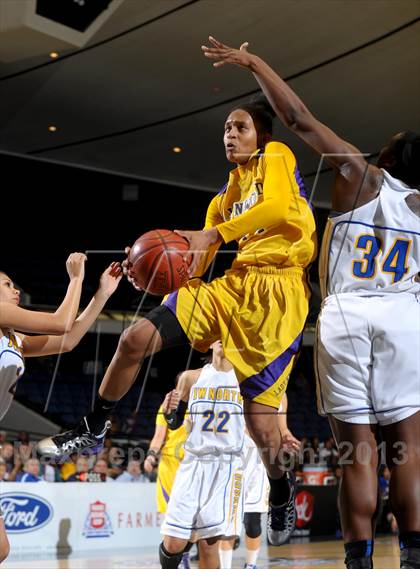 Thumbnail 2 in Lynwood vs. JW North (CIF SS D2AA Final) photogallery.
