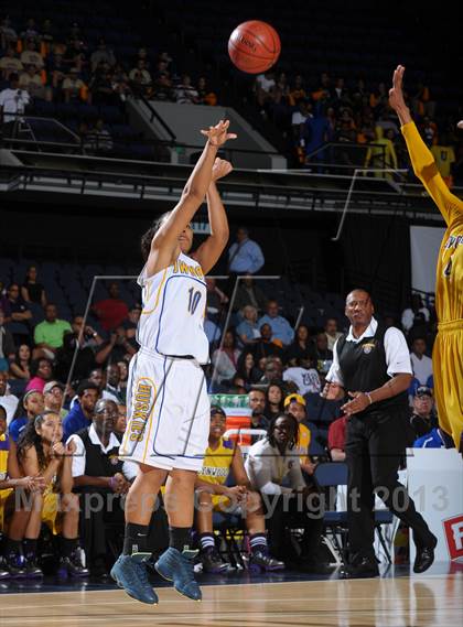 Thumbnail 1 in Lynwood vs. JW North (CIF SS D2AA Final) photogallery.