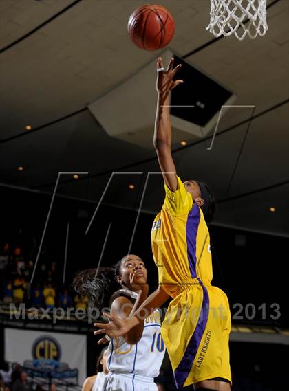 Thumbnail 3 in Lynwood vs. JW North (CIF SS D2AA Final) photogallery.