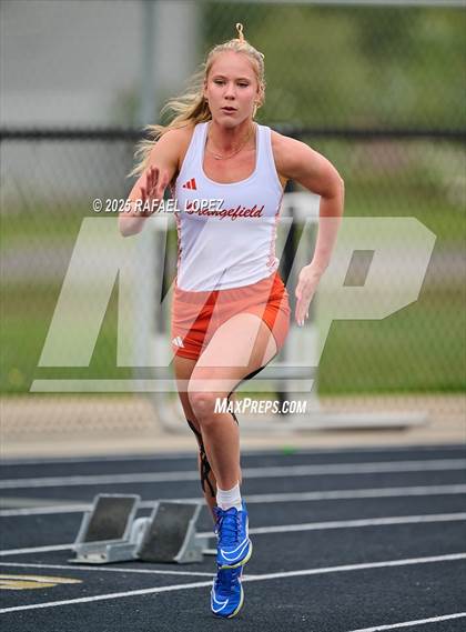 Thumbnail 3 in UIL 3A Track & Field District (200M) photogallery.