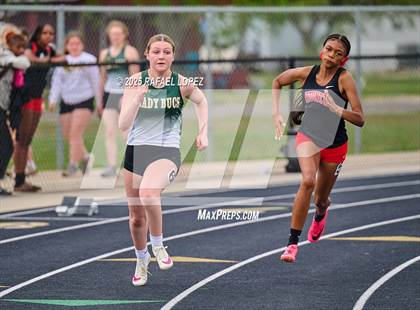 Thumbnail 1 in UIL 3A Track & Field District (200M) photogallery.
